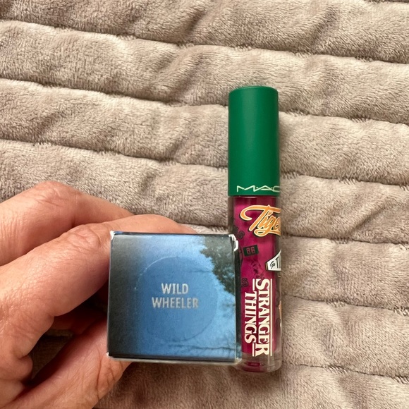 MAC Cosmetics Eye, Face, and Lip Variety Pack (12 pieces) - Picture 14 of 16